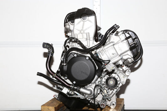2021 Aprilia  Rsv4 RR Factory 1100 Engine Motor Running Motor OEM *MINT*