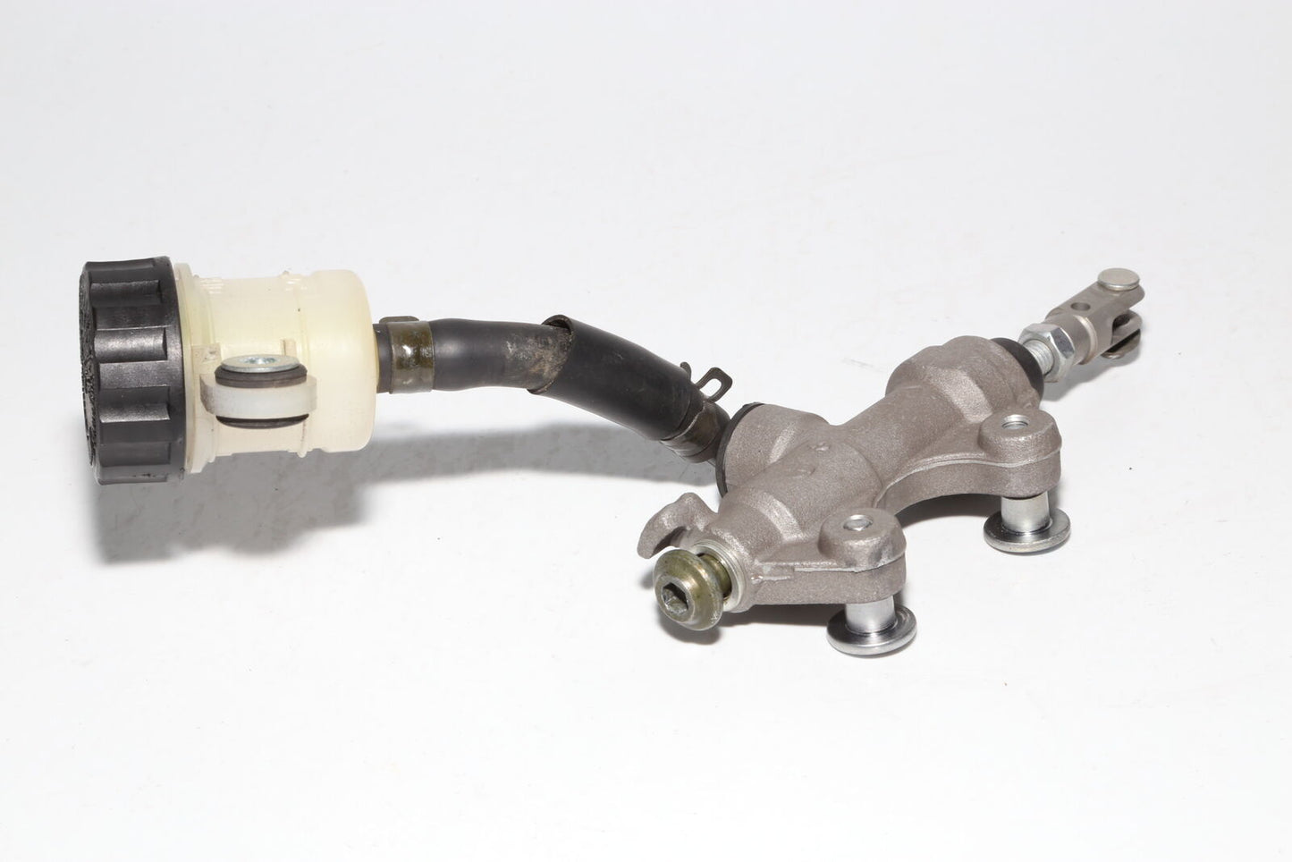 06-16 Yamaha Yzf R6 Rear Brake Master Cylinder W Reservoir 2c0-2583v-00-00 OEM